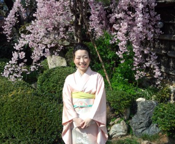 京都にて　しだれ桜と　お着物と